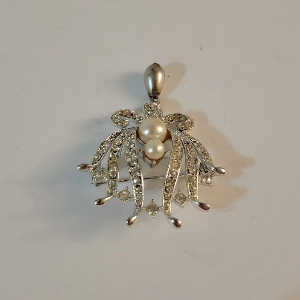 Lisner Brooch Faux Pearl Crystal Brooch